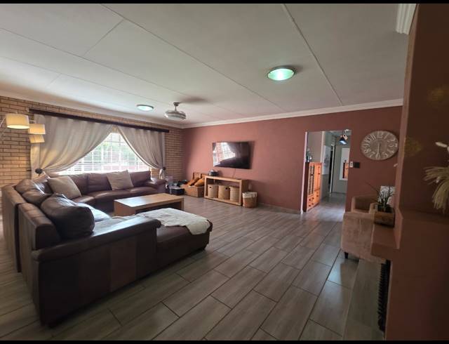 3 BEDROOM HOUSE FOR SALE IN THREE RIVERS PROPER